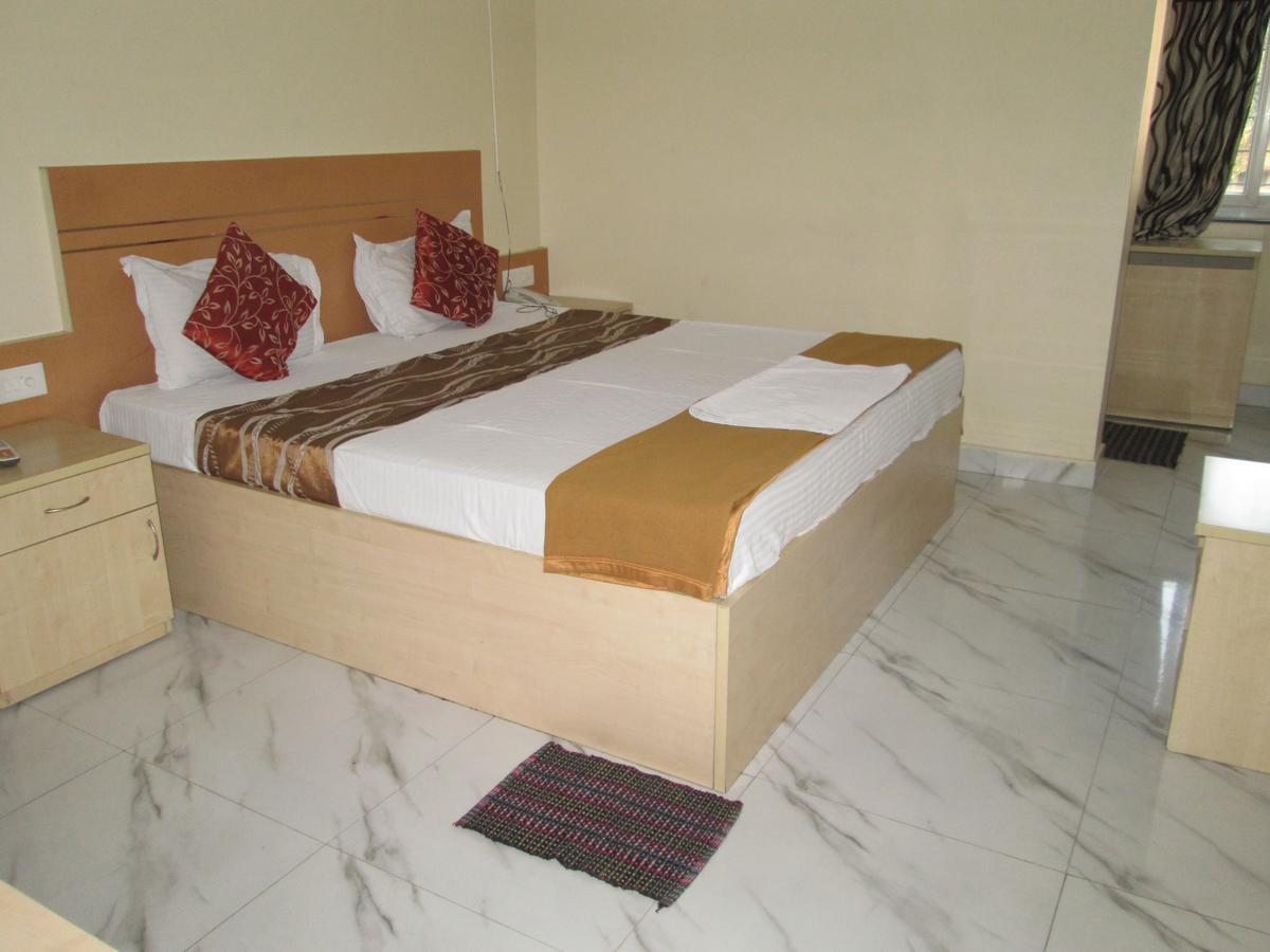 Oyo 13494 Hotel Nakshatra Inn Haidarábád Kültér fotó