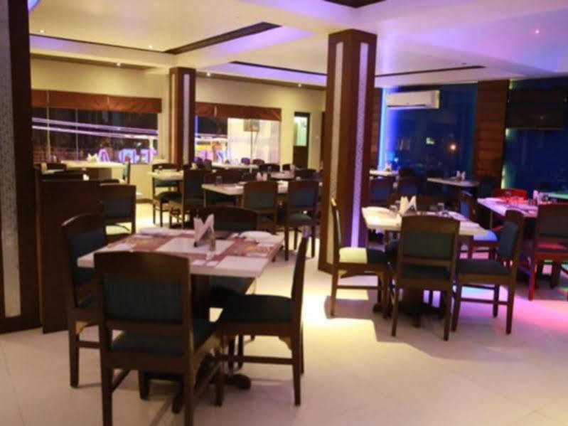 Oyo 13494 Hotel Nakshatra Inn Haidarábád Kültér fotó