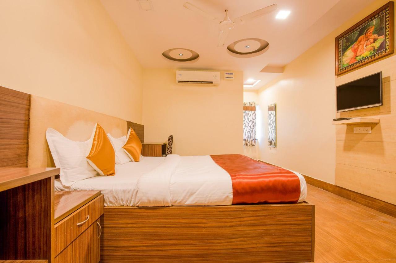 Oyo 13494 Hotel Nakshatra Inn Haidarábád Kültér fotó