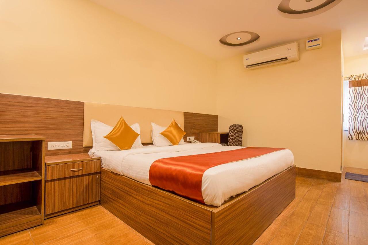 Oyo 13494 Hotel Nakshatra Inn Haidarábád Kültér fotó