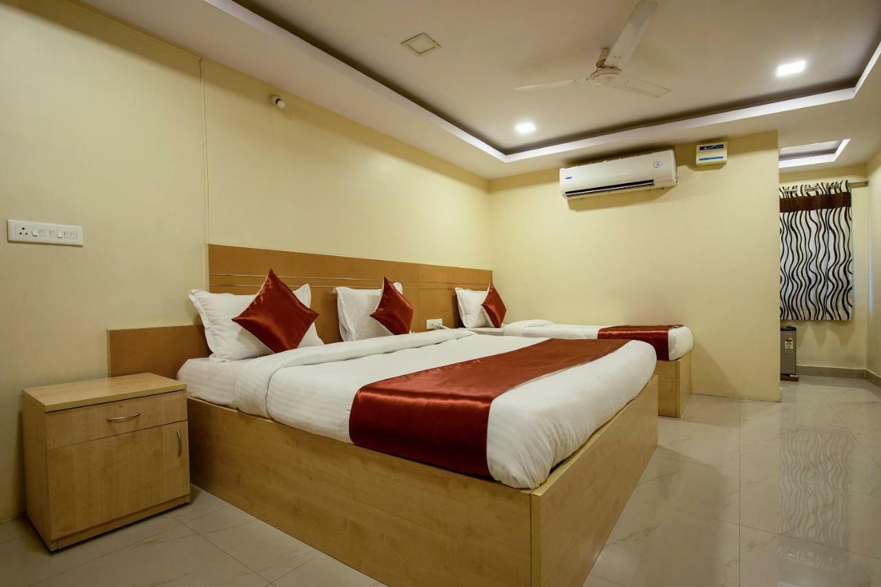 Oyo 13494 Hotel Nakshatra Inn Haidarábád Kültér fotó