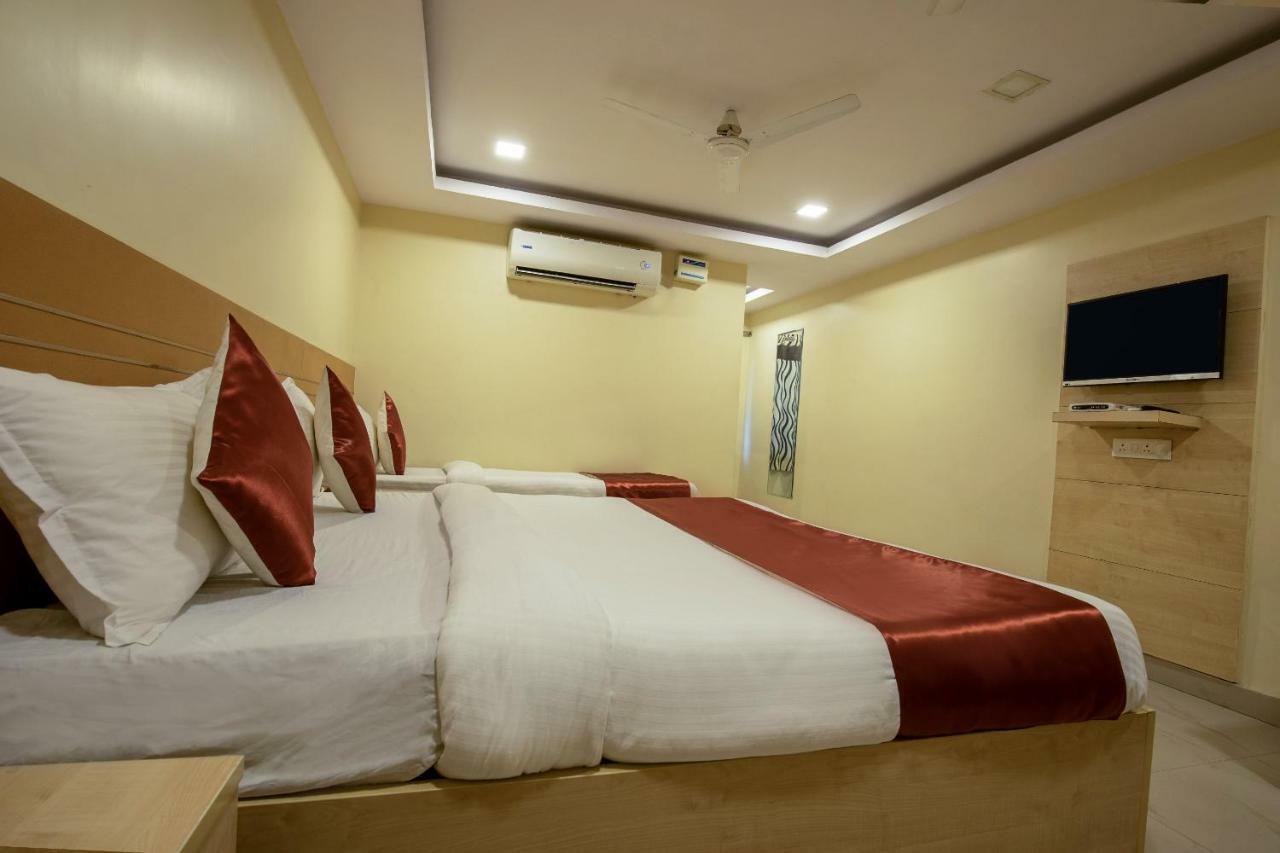 Oyo 13494 Hotel Nakshatra Inn Haidarábád Kültér fotó