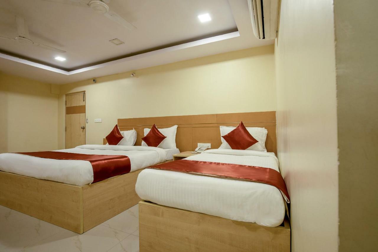 Oyo 13494 Hotel Nakshatra Inn Haidarábád Kültér fotó